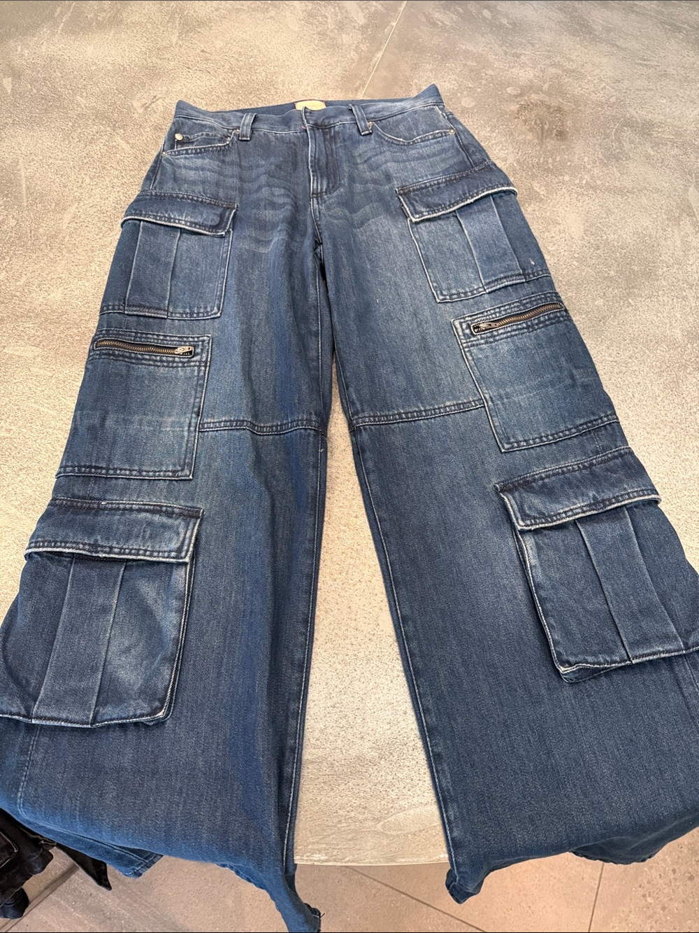 Alice + Olivia Dark Blue Wide-Leg Cargo Denim Jeans